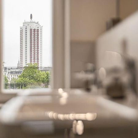 Stylisches Zentrales City-Apartment Mit 2 Balkonen لبسيا المظهر الخارجي الصورة