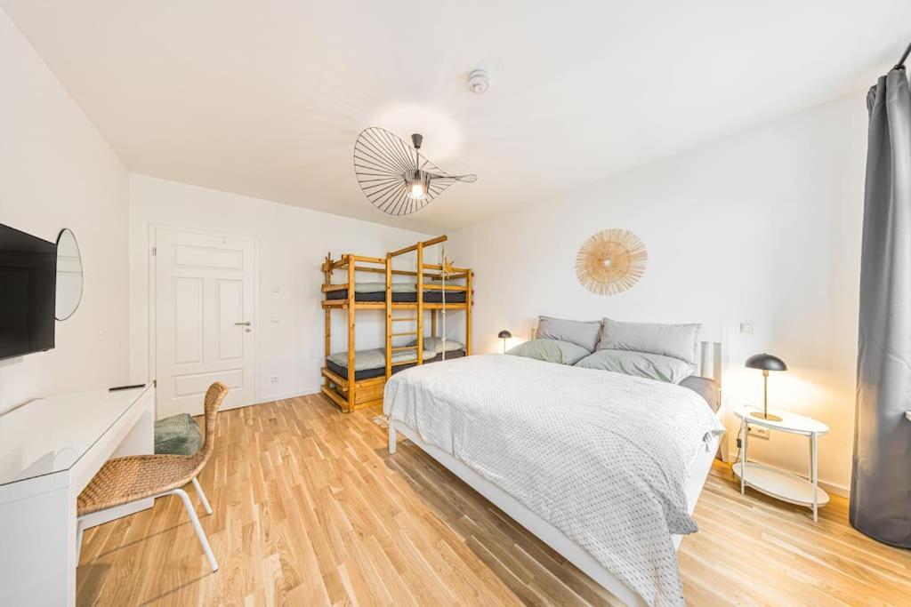 Stylisches Zentrales City-Apartment Mit 2 Balkonen لبسيا المظهر الخارجي الصورة