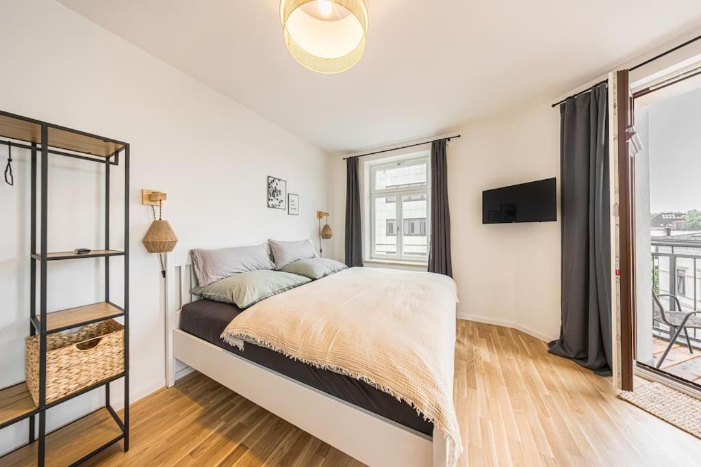 Stylisches Zentrales City-Apartment Mit 2 Balkonen لبسيا المظهر الخارجي الصورة