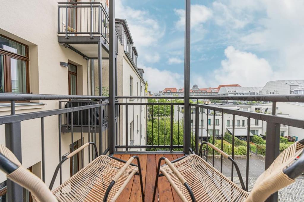 Stylisches Zentrales City-Apartment Mit 2 Balkonen لبسيا المظهر الخارجي الصورة